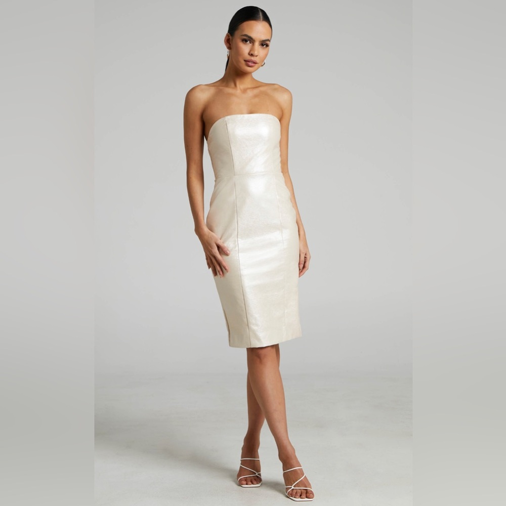 MIDI strapless dress Faux Leather in oyster pearl color